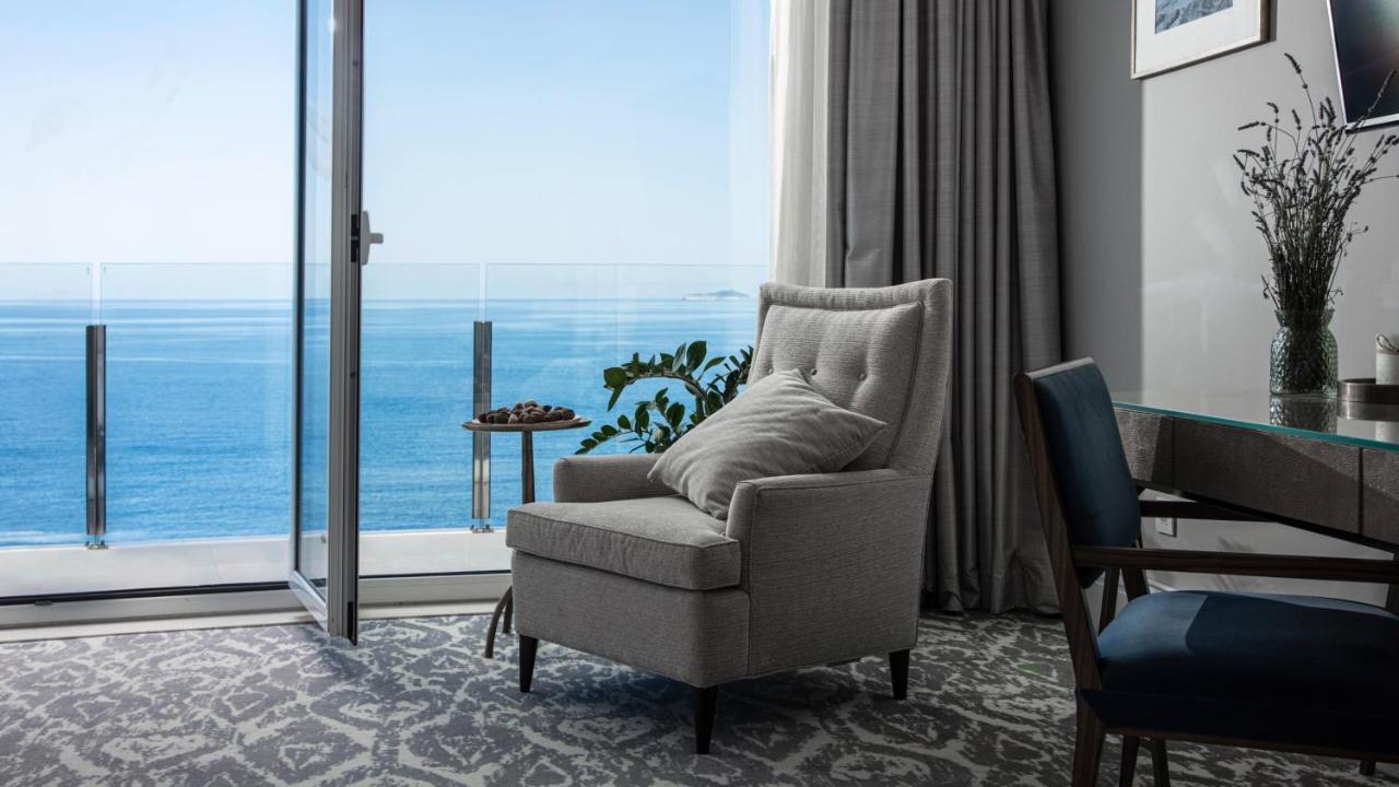 Royal Blue Hotel ดูบรอฟนิก ภายนอก รูปภาพ A room at the hotel
