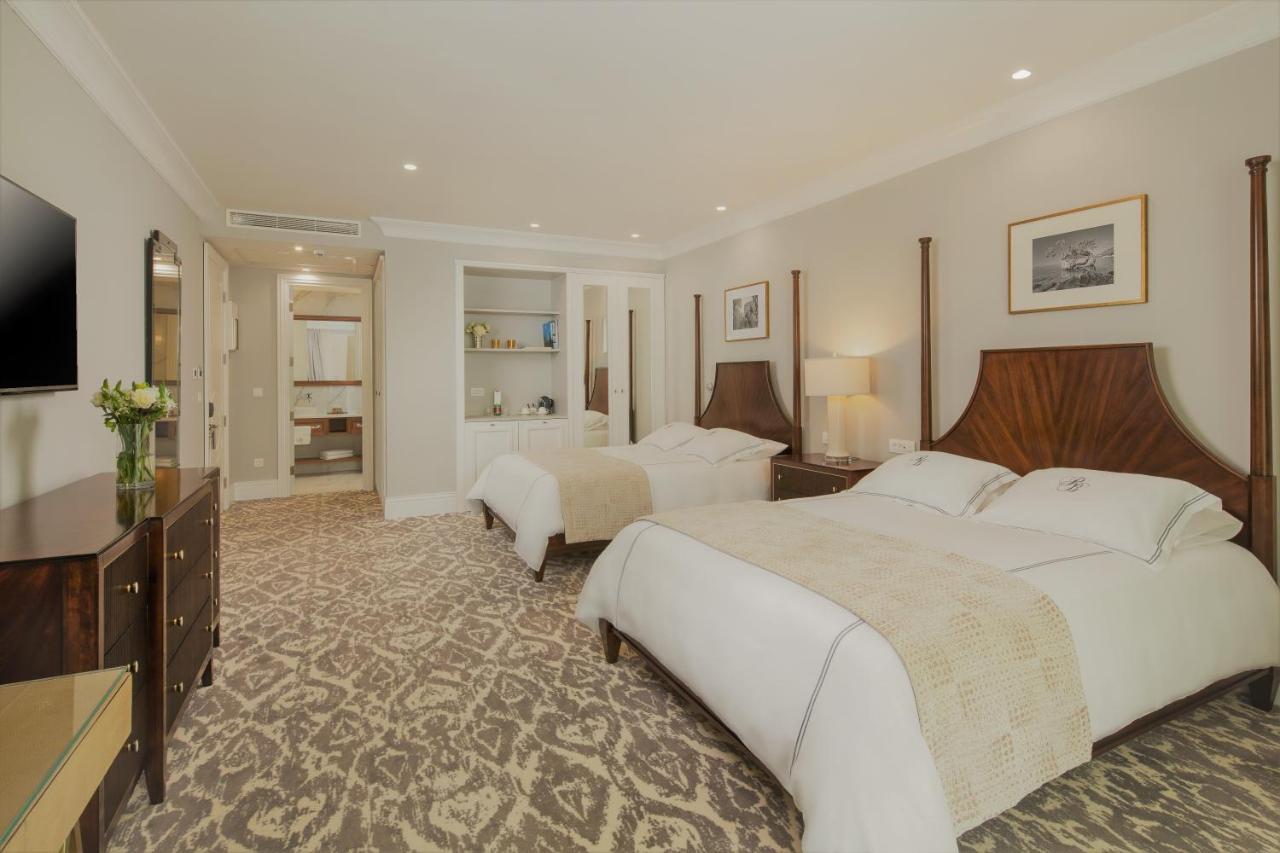 Royal Blue Hotel ดูบรอฟนิก ภายนอก รูปภาพ A bedroom at the hotel