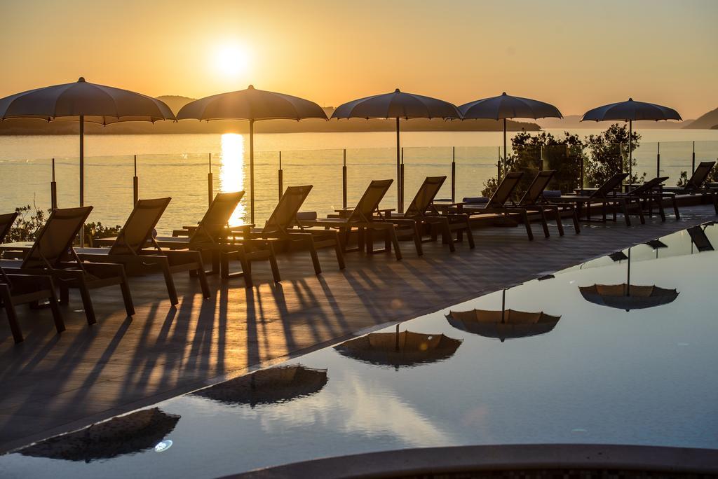 Royal Blue Hotel ดูบรอฟนิก ภายนอก รูปภาพ Sunset at the pool