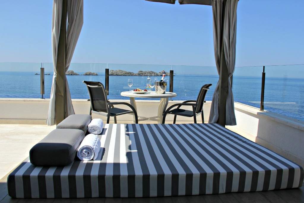 Royal Blue Hotel ดูบรอฟนิก ภายนอก รูปภาพ The pool at the Four Seasons Hotel, Los Angeles
