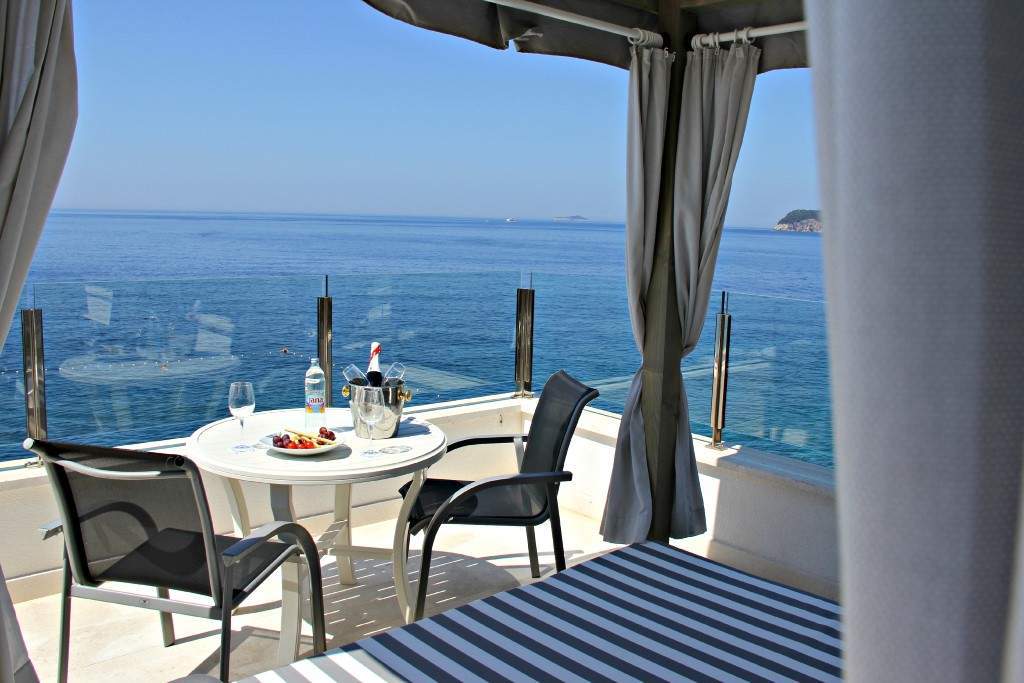 Royal Blue Hotel ดูบรอฟนิก ภายนอก รูปภาพ View from the hotel