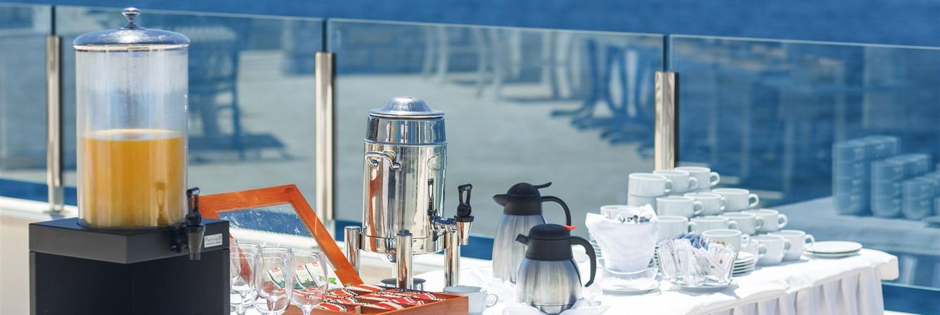 Royal Blue Hotel ดูบรอฟนิก ภายนอก รูปภาพ A coffee machine